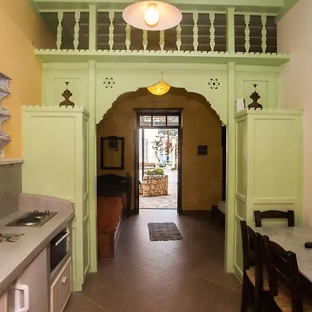 Guest house Karnayo
