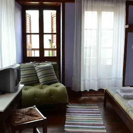 Karnayo Guest house 2*